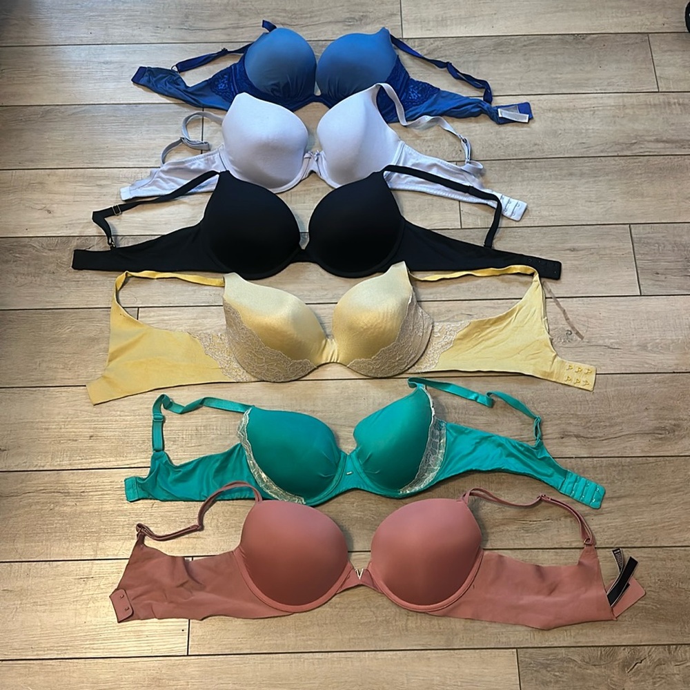 Lot of 6 size 36C bras. 5- Victoria’s Secret and 1 Soma